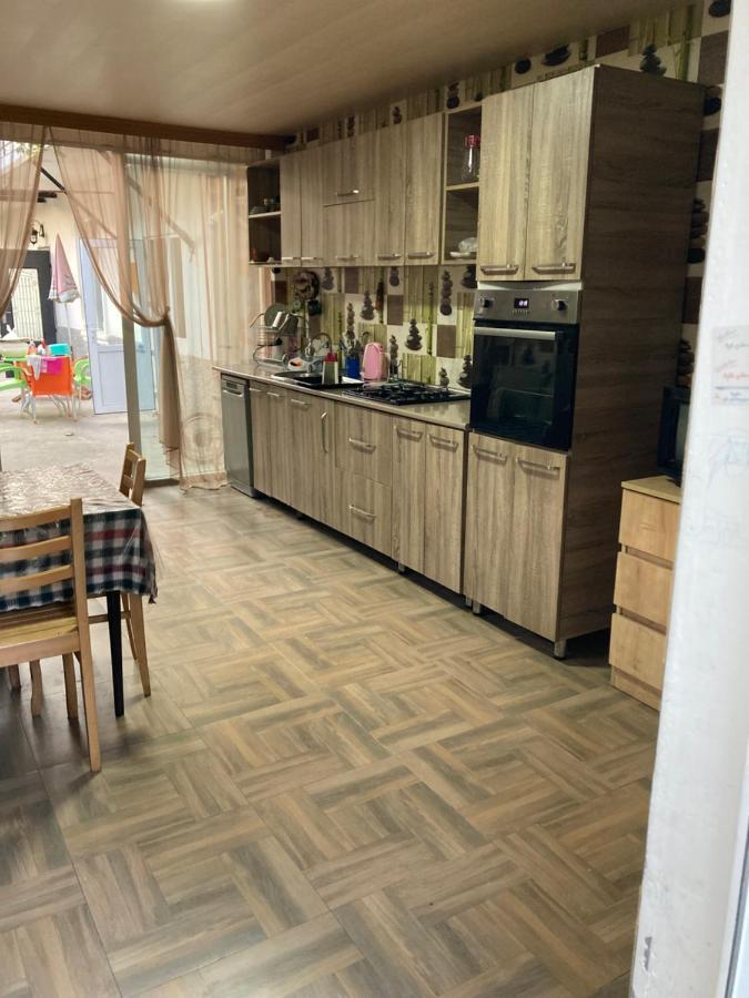 Guest House Barbi บาทูมิ ภายนอก รูปภาพ