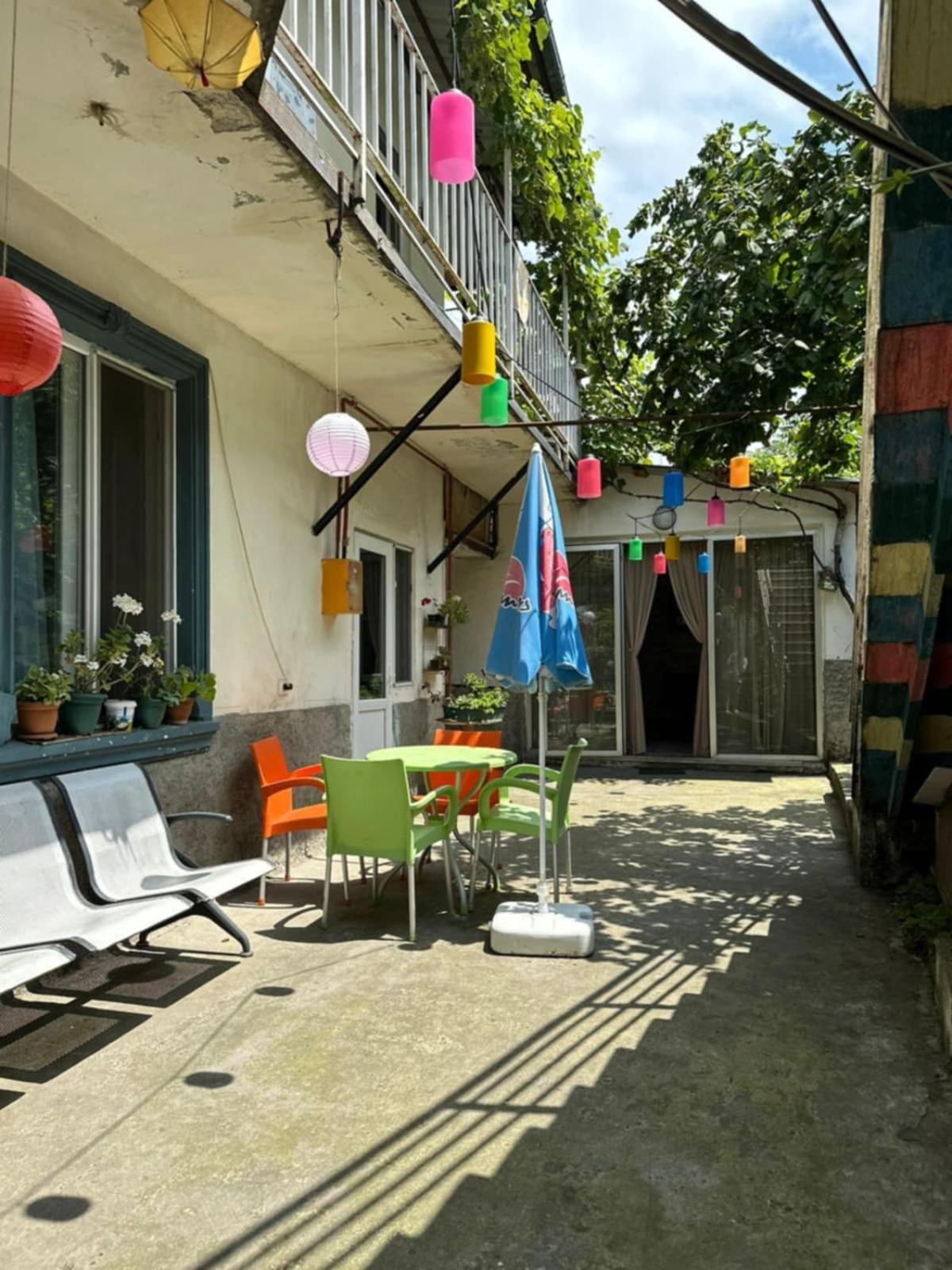 Guest House Barbi บาทูมิ ภายนอก รูปภาพ